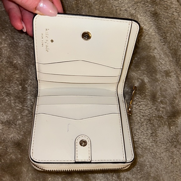 kate spade wallet - Picture 2 of 4